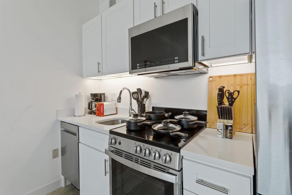 Boardwalk Cozysuites W Kitchen 33 Apartment
